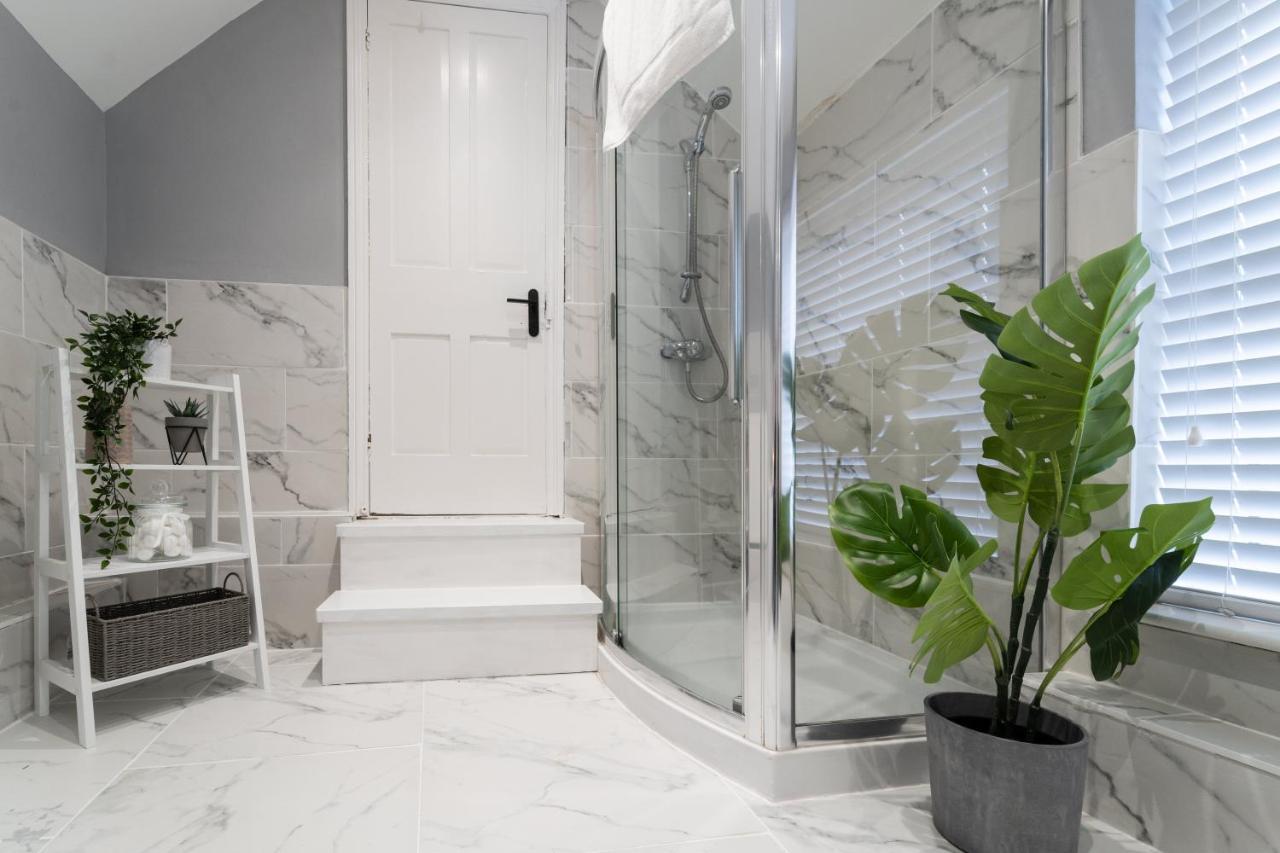 South View - 3 Bed Modern House - Close To Centre Hébergement de vacances Chester